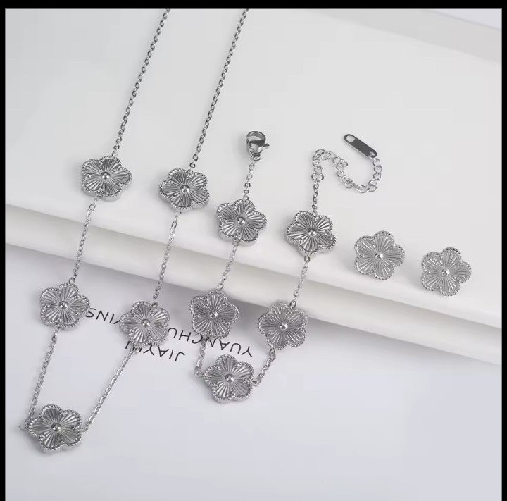 Neclass+bracelet+earrings