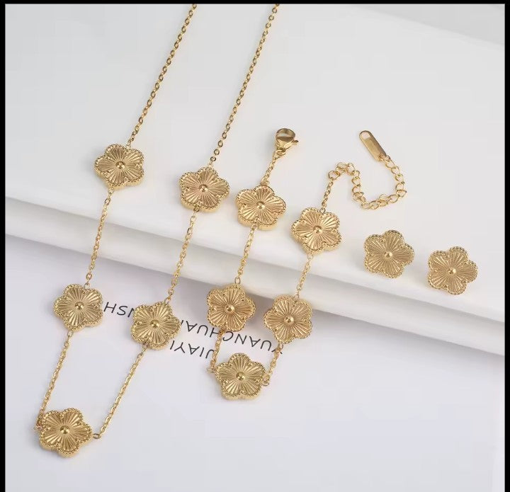 Neclass+bracelet+earrings